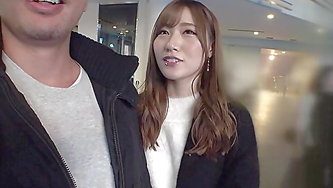 エキゾチックな日本のモデルAkubi Asakaraが最高の巨乳、フェラチオのJavクリップで