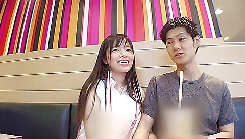 Gカップ美女が両足開いてガニ股状態で騎乗位杭打ち