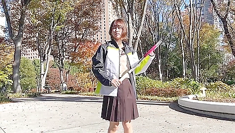 A girl who shows off her slender body trained in club activities on the bed