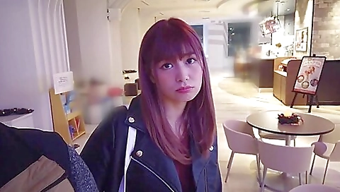 セフレ３桁越えのキラー！スレンダーな白ギャル美女とえちえちプレイを激写したエロ動画